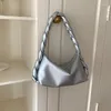 Kvällspåsar sommar kvinnors silver hobo väska design grovt vävt handtag handväska mjuk fast färg läder underarm axel crossbody