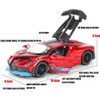 132 Alloy Bugatti Divo Super Sports Car Model Toy Die Cast Pull Back Sound Light Toys Fordon för barn Barn Julgåva290q