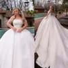Luxur Crystal Ball Gown Wedding Dresses Sheer Neck Beaded Glitter Bridal Gown Long Sleeve Princess Arabic Dubai Robe de Mariee