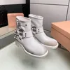 2023 designer austrália botas femininas de luxo altas altas plataforma botas estilo sutra couro marrom biker boot bico redondo botas de salto grosso botas de fivela de cinto guarnição sapatos cowsn