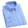 メンズドレスシャツs〜11xlメンズコットンオックスフォード長袖格子縞のカジュアルシャツポケットレギュラーフィットボタンメンズブランドプラスサイズシャツ230728
