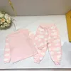 baby flickor tacksuits set märke barn sport set rosa designer barn pullover rund halsbear kostym bomulls höstkläder set 2023fw nyligen vinterkläder