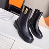 Deri chelsea boot platform kayma yuvarlak düz kısa botlar kısa botlar yarım bot lüks tasarımcı kadınlar yüksek üst ayakkabılar kalın topuk martin botları süvari botlar 35-41