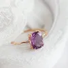 Cluster Ringe Romantischer und eleganter Lavendelkristall für Frauen Kleines quadratisches Wellendesign Licht Luxus Verlobungsschmuck Einstellbar