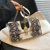 Borse a tracolla da donna all'ingrosso in fabbrica 6 colori elegante pressione atmosferica fiore borsa a catena serpente flip borsa con fibbia in oro tendenza di strada stampa zaino 3299 #