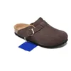 Sommar ny stil enkel stil baotou platt utanför för att bära tofflor avslappnade bekväma tofflor för män har en mängd olika alternativ herr slipare svart blå brun