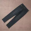 Vaqueros para hombre Vaqueros de diseño de lujo para hombre, lavados con letras negras, parche en la fila superior, pantalones elásticos vintage con estampado de motocicleta 019H