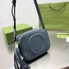 新しいショルダーハンドバッグフラップラグジュアリー女性ソーホーディスコショルダーバッグレザーファッション女性財布ウォレットクロスボディバッグ汎用性のある女性デザイナータッセルカメラバッグ