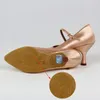 Sapatos de dança BD Dance Women Standard Shoes 138 CLASSIC Fresh Tan Satin Satin High Salto Ladies Ballroom Dance Shoes Soft Outsole Modern Dance 230729