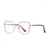 Lunettes de soleil Vintage Triangle Cat Eye Femmes Designer Jelly Pink Shades Hommes Rivets Lunettes de soleil