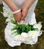 Fleurs de mariage Arrivée Bouquet de mariée en cascade Ivoire Roses blanches Perles artificielles Lys Calla Décoration