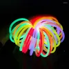 Parti Dekorasyonu 100 PCS Floresan Işık Kızdırma Çubukları Bilezik Kolye Çubuğu Doğum Günü Cadılar Bayramı Renkli Glowsticks282s