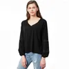 Koszule damskie 2023 Koronkowa koszula w dekolcie V Długie rękaw Casual Spring i Autumn Hollow Out Pullover White Black Tybetan Green Bluzka Kobiety