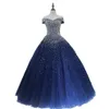 Vestido de Baile Azul Marinho Quinceanera Vestidos 2020 Ombro Fora com Laço nas Costas Major Beading Princesa Puffy Vestidos de Festa de Formatura Sweet 16 Birt318D