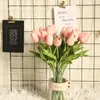 Fleurs décoratives Mini bouquet de tulipes élégante fleur de simulation attrayante pour la décoration de bureau à domicile MW08081