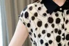 Dames Blouses Zomer Herfst Rayon Zwart Polka Dot Print Revers Hals Korte mouw OL Dames Feest Zoet Temperament Informeel Slim Top Shirt