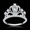 Rensa toppkvalitet Zircon Princess Stone Queen Crown Color Silver Förlovningsring Cocktail Alliance Girls232C