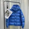 Designer Moncle R 70 ° anniversario Piumini da uomo Lussuoso classico Distintivo ricamato Cappotti capispalla Giacca invernale imbottita con cappuccio Parka 02