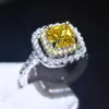 Kvinnors lyxdesigner ring prinsessan färgade moissanit diamantringar glänsande smycken pt950 pläterade flickvän gåvor engagemang bröllop öppningsring 1576