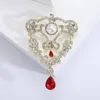 Broches Femme Mode Fleur De Cristal Rouge Pour Les Femmes De Luxe Or Couleur Alliage Blanc Perle Goutte D'eau Broche Épingles De Sûreté