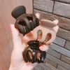 5,5 см высокого хвоста мода с твердым цветом Shark Clip Claw Crowan Elegant Geometric Grip Clip Акриловый хвост клип аксессуары 2316