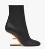 2024 Słynne marka First Women Boots Boots Nude Black Nappa skórzane obcasy F w kształcie fakingu Forek Bot z złotymi kolorami metalowe dama botki zimowe EU35-43 pudełko