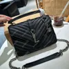 7A Kvalitet äkta läderdesignväska lyxiga kvinnors axelväskor guld silver kedjor väskor handväskor crossbody väska totes messenger väska 24 cm med originallåda