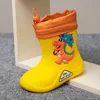 Botas Crianças Botas de Chuva de Pelúcia Removíveis de EVA Meninos Meninas Infantil Sapatos Impermeáveis Leves Quentes Sapatos de Água para Crianças Quatro Estações 230728