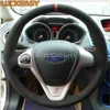 Ford Fiesta St Escort Ecosport300F를위한 검은 스웨이드 핸드 스티칭 자동차 스티어링 휠 커버