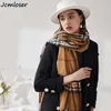 Bufandas de marca de lujo para mujer, chal cálido de moda para otoño e invierno, chal a cuadros con flecos, diadema para el cuello para mujer, estola Hijab 230729