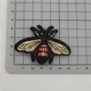 25st Embroidery Bee Patch Sew Iron On Patch Badge Fabric Applique DIY FÖR KLÄDSKOR Väskor207m