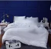 豪華なデザイナーキャリッジ刺繍寝具付き看板セットホームテキスタイル4ピースセットクリスマスファミリーギフト寝具セット