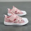 Chaussures décontractées d'été pour filles sandales nouvelle semelle souple baskets respirantes pour enfants rose bleu mode conseil formateurs chaussures de plage