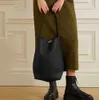 The Row Bag Leder Herbst und Winter Große Kapazität Pendler One Shoulder Handheld Tote Damen Kleines Design Bucket Bag Leichter Luxus und hoher Sinn