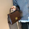 Avondtassen MOODS Retro handtassen voor dames Flapvorm Pure kleur Schouder Crossbody met gouden overslag 2023 Designer Luxe Messenger Bag 230729