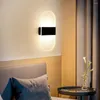 Lampada da parete Sensore di movimento PIR Luci ricaricabili USB Decorazione interna domestica Illuminazione Camera da letto Comodino Corridoio Scala