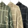 Chemisiers pour femmes IOO Châle Tot Européen Automne Et Hiver Géométrique Créateur De Niche Haut De Gamme Polyvalent Cape En Laine Écharpe