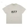 2022 Summer Designer Mens T Shirt T-shirt Front Flocking 1977 Letter Silicon Back Nyaste High Streetwear Loose Oversize Tee Skateboard D7