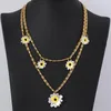 Chaînes Bijoux Européens Et Américains Petite Marguerite Blanche Mère Shell Fleurs Peintes À La Main Dames Collier Plante En Gros