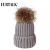 Gorro de Caveira Furtalk com pompom de Pele Real Gorro Feminino de Tricô Quente Grande Raccoon Pom Feminino 230729