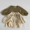 Koszule dla dzieci 2022 Wiosna lato Nowy koreański koreański maluch dziecięcy krem ​​kremowy oddychający chłopcy dziewczęta cienki płaszcz wierzchnia odzież dziecięca Koszula dla dzieci x0728