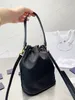 Original Classic Bucket Bag Women DrawString Fashion Shopping Satchels Hobo Handbag Crossbody Messenger Bags Totes Ryggsäck Luxur Designer Purses Black Wallet