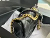 Klasyczne projektanci torebki na ramię torebki najwyższej jakości moda moda oryginalna skórzana torebka torebka kobiety klap litery czarne torba crossbody