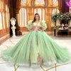 Abiti Quinceanera verde salvia di lusso scintillanti maniche a sbuffo perline floreali in pizzo abito da ballo formale da ballo abiti da 15 anni
