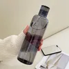 Bottiglie d'acqua Bottiglia di plastica da 750 ml con indicatore del tempo Bevanda creativa a tenuta stagna di grande capacità Sport resistente alle cadute