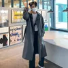 Trench da uomo Giacca a vento di media lunghezza Primavera e autunno Versione coreana Moda Cappotto polo di alta qualità Casual rilassato giapponese