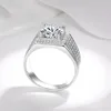 Anillos de racimo Tono 2023 Moissanite Anillo brillante de diamante completo Plata de ley 925 3CT Hombres Promesa de boda Alta joyería