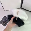 Nuovo designer cappello a tesa larga ricamato lettera femminile berretto autunno e inverno viaggi all'aperto calore cappello di moda in pura lana due stili regalo di festa opzionale