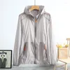 Herrjackor 2023 Summer Light Hood Jacket Thin Windbreaker Fashion Sunscreen Casual Zipper Packable Coats