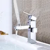 Badezimmer-Waschtischarmaturen, verchromtes Messingmaterial, an Deck montierter Waschbecken-Wasserhahn